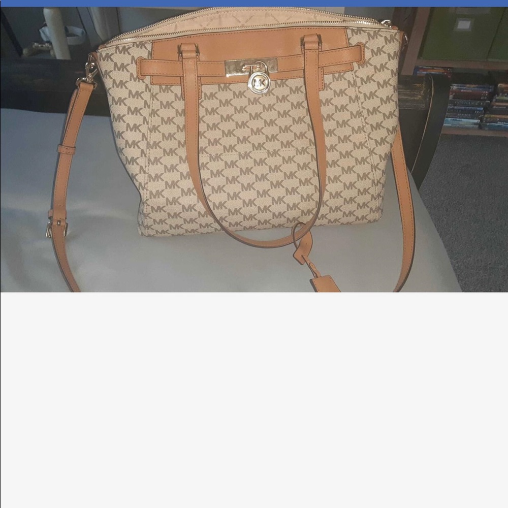 New Michael Kors Purse
